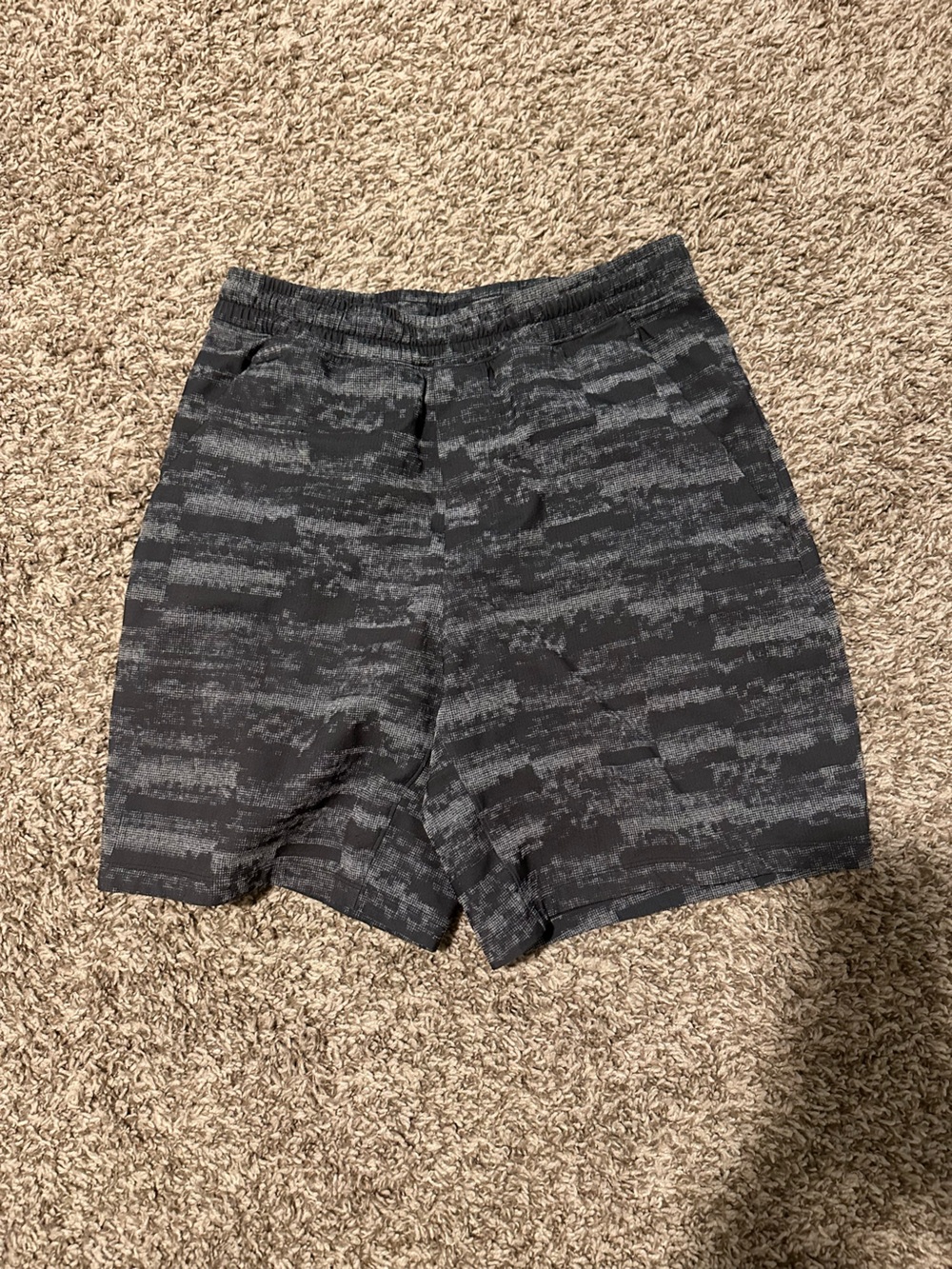 lululemon athletica Men’s Black Heathered Athletic Shorts